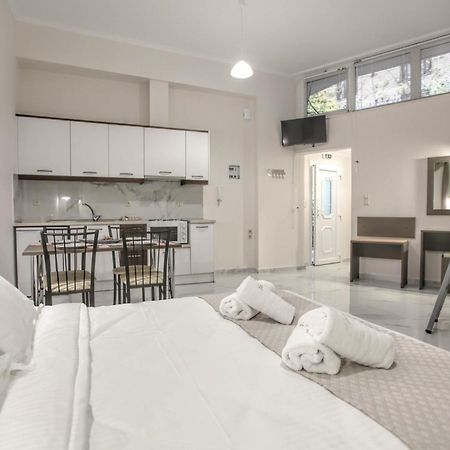 Del Sol #2 Meteora Luxurious Family Suites كالامباكا المظهر الخارجي الصورة